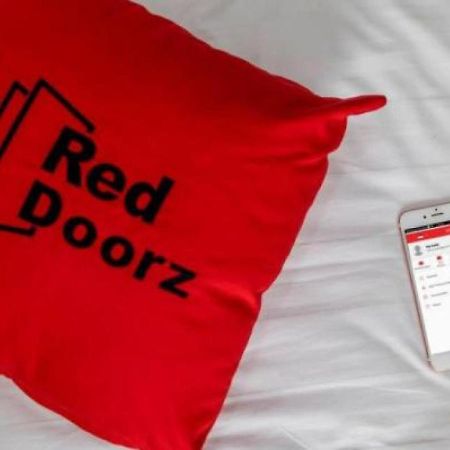 RedDoorz Syariah At Jalan Menteri Supeno Hotel Yogyakarta Luaran gambar