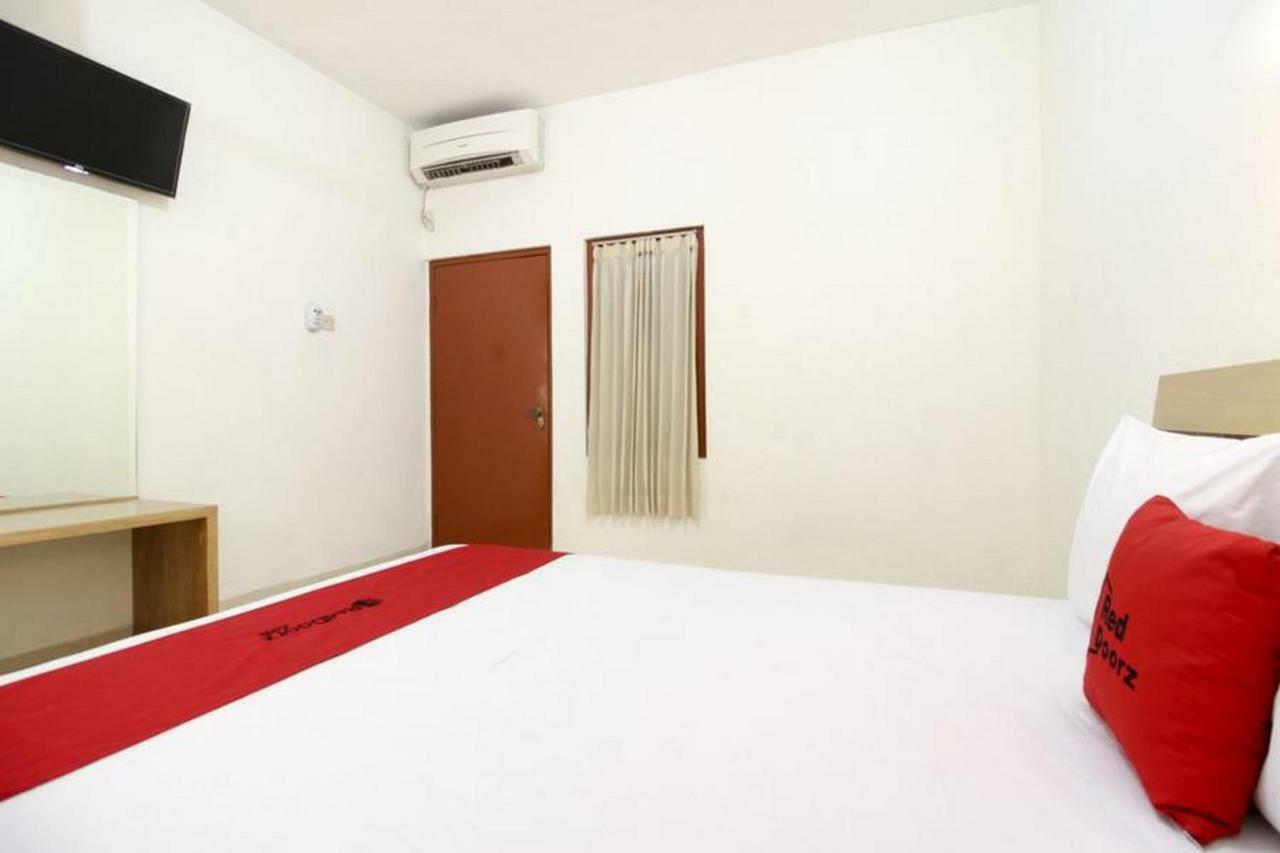 RedDoorz Syariah At Jalan Menteri Supeno Hotel Yogyakarta Luaran gambar