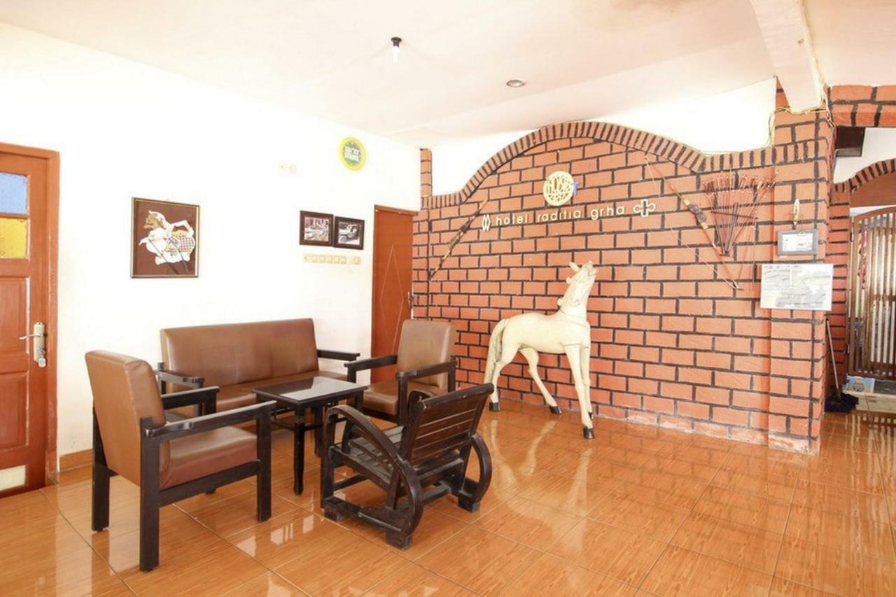 RedDoorz Syariah At Jalan Menteri Supeno Hotel Yogyakarta Luaran gambar