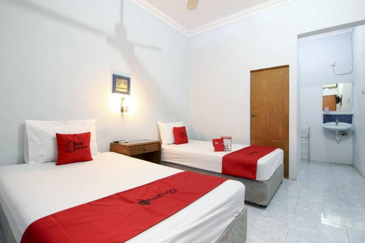 RedDoorz Syariah At Jalan Menteri Supeno Hotel Yogyakarta Luaran gambar