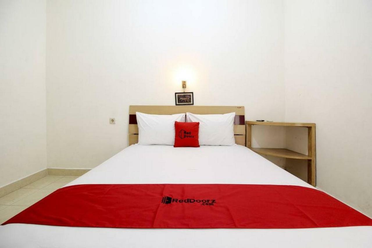 RedDoorz Syariah At Jalan Menteri Supeno Hotel Yogyakarta Luaran gambar