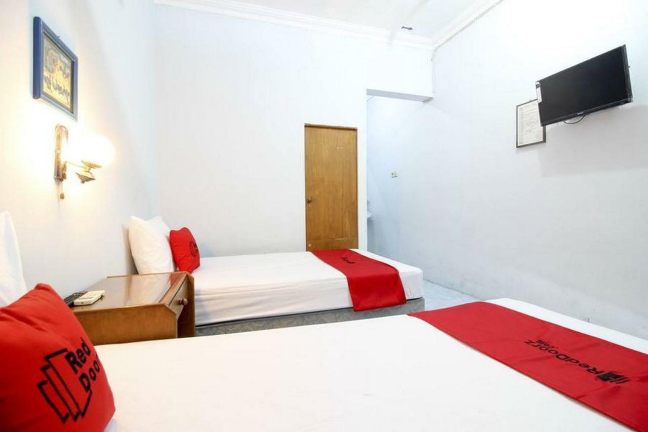 RedDoorz Syariah At Jalan Menteri Supeno Hotel Yogyakarta Luaran gambar